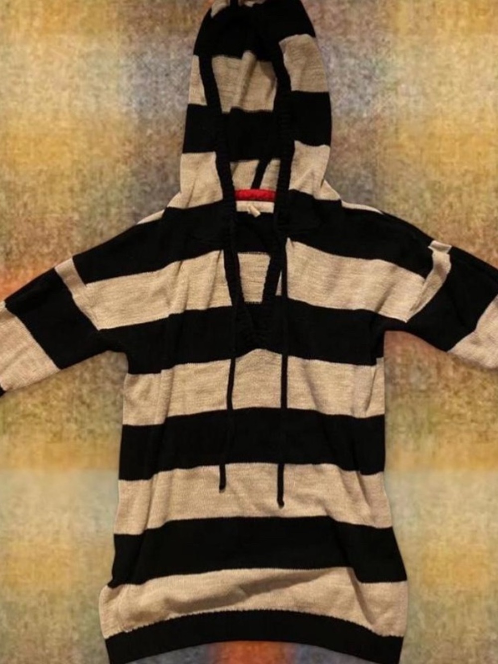 Banana Republic striped hoodie
Three-quarters sleeve